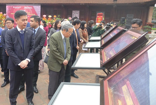 Wood blocks on names and capitals of Vietnam on display