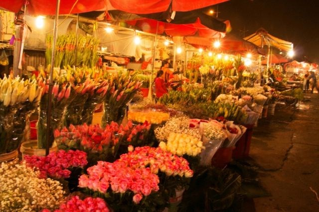 Hanoi flower market among top spots for Lunar New Year celebrations CNN