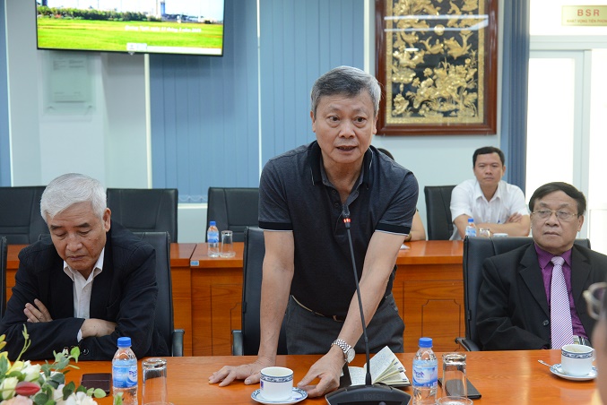 Quang Ngai oil and gas branch organizes quarterly talks