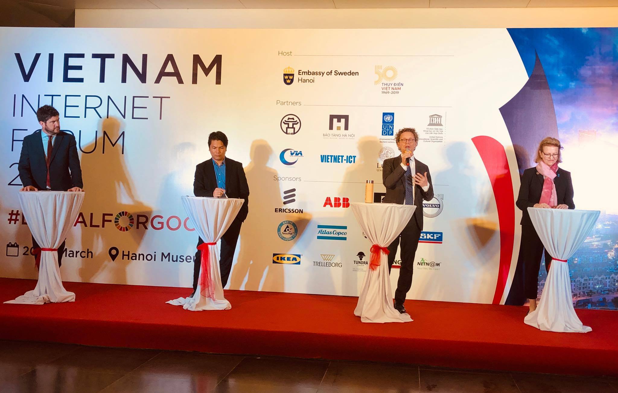 Digitalisation contributes to innovative, open and sustainable society