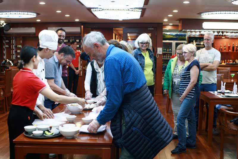 I will recommend Starlight Cruise to my friends and family in Australia when they come to Vietnam