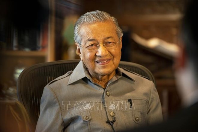 Malaysian PM visits Philippines to boost bilateral ties