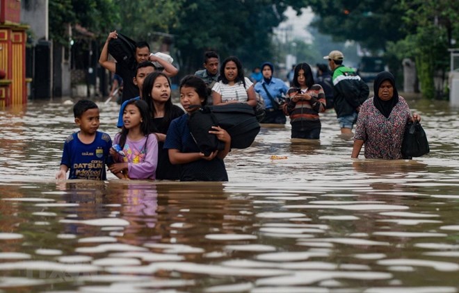 At least 42 people killed by flash flood in eastern Indonesia
