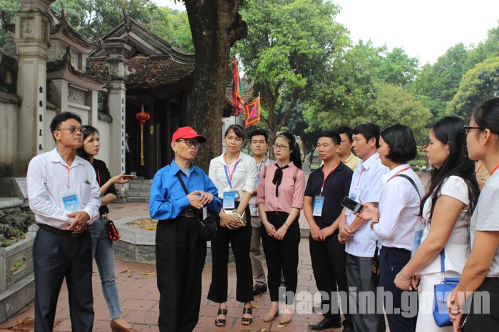 Bac Ninh provides free tours to tourism sites