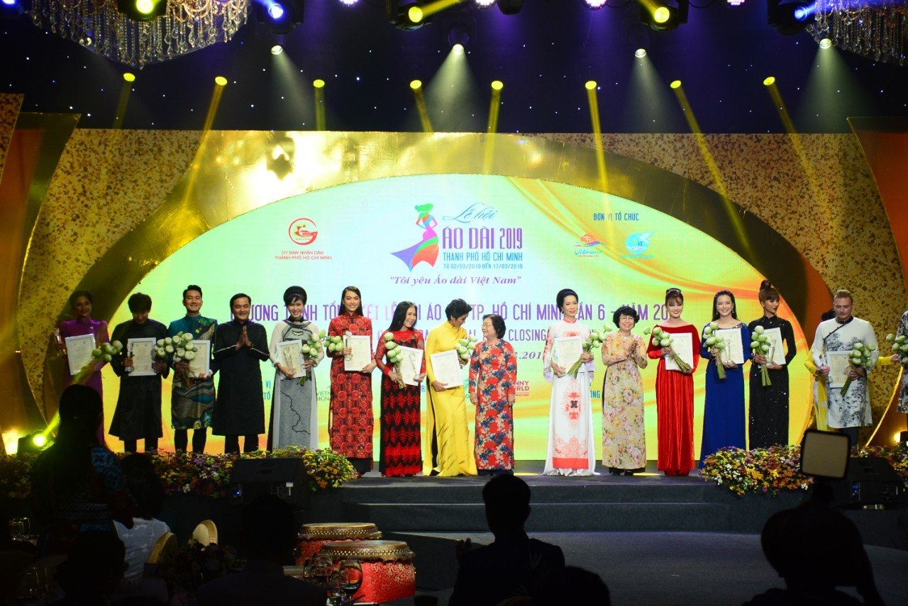 Over 100,000 visitors to Ho Chi Minh City Ao Dai Festival 2019