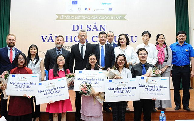 Young Vietnamese honoured at European heritage essay contest
