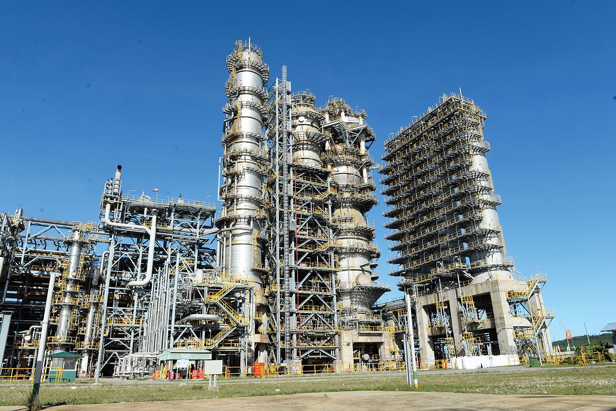 Dung Quat Oil Refinery Plant earns over VND13 6 trillion revenue