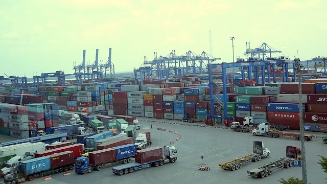 Vietnam maintains trade surplus in first four months of 2019