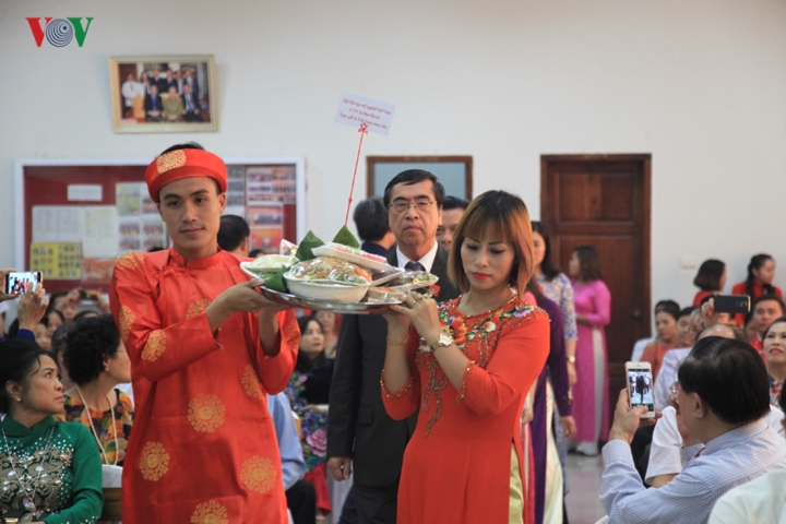 Hung Kings’ Death Anniversary organized in Laos