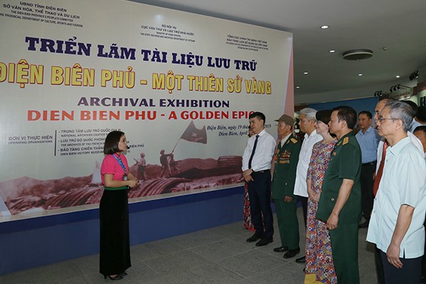 Photo exhibition on Dien Bien Phu on display