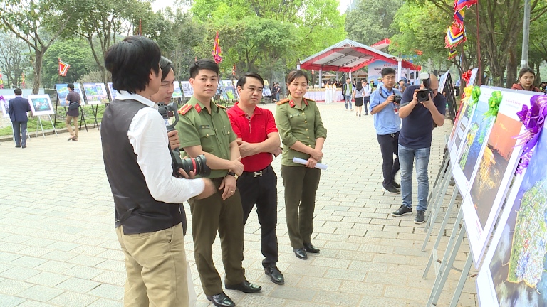 223 artworks on Vietnam’s sea and islands on display