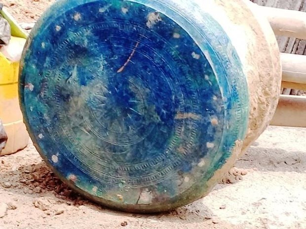 Inviting experts to assess ancient bronze drums discovered in Lao Cai