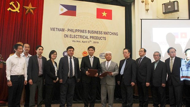 Vietnamese, Philippine firms seek cooperation in machinery, electrical products