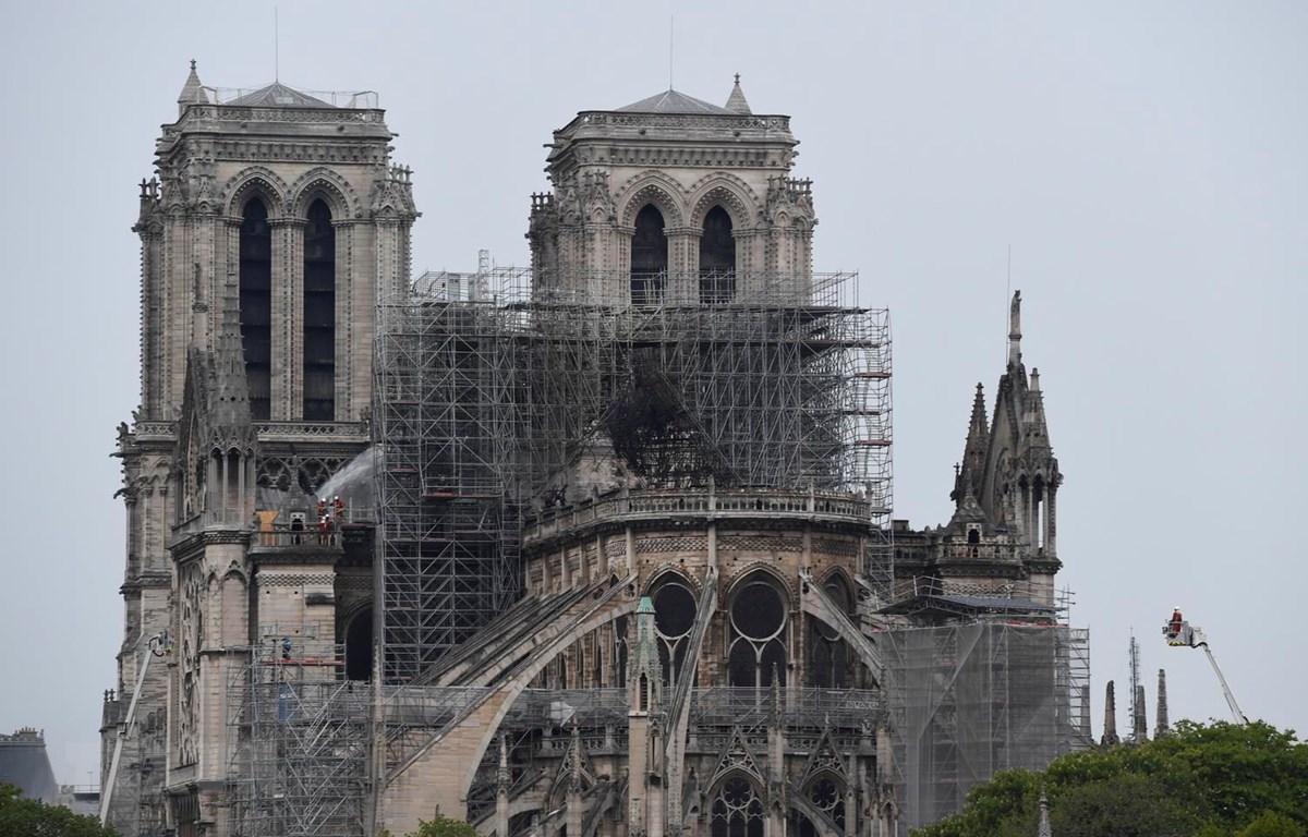 Notre Dame fund reaches nearly EUR1 billion