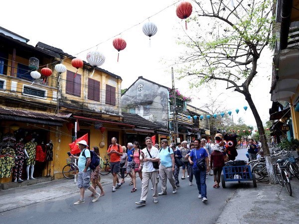 Vietnam welcomes over 5 96 million foreign tourists in four months