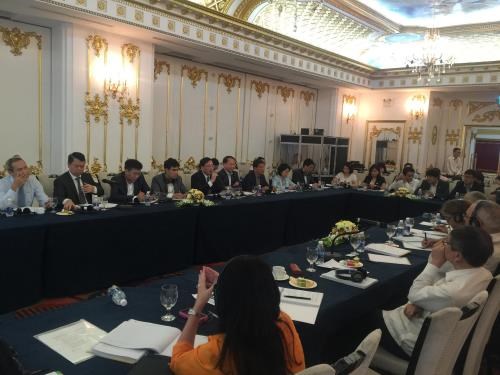 Vietnam, Cuba discuss reform of SOEs