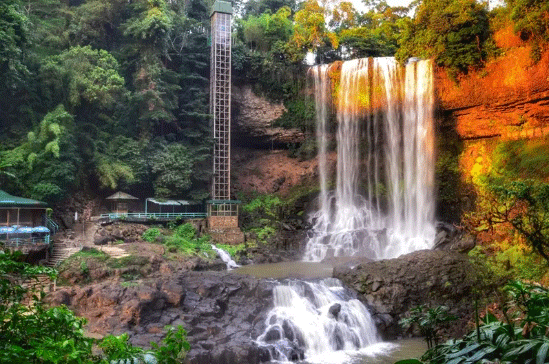 Romantic Central Highlands city