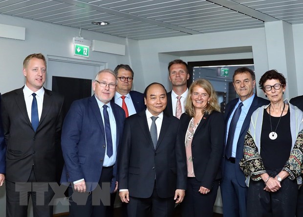 PM Nguyen Xuan Phuc receives leaders of Norwegian groups