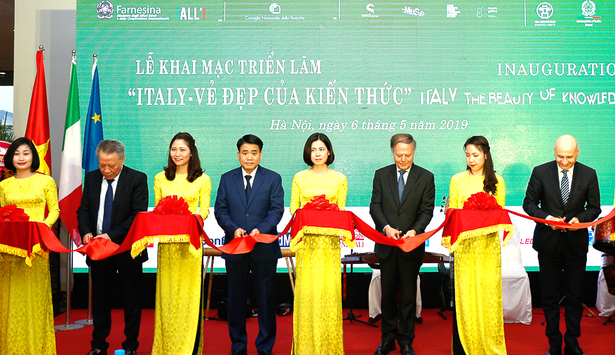 Exhibition on beauty of Italian knowledge in Hanoi