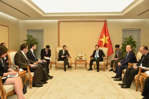 Vietnam, France expand cooperation in aviation