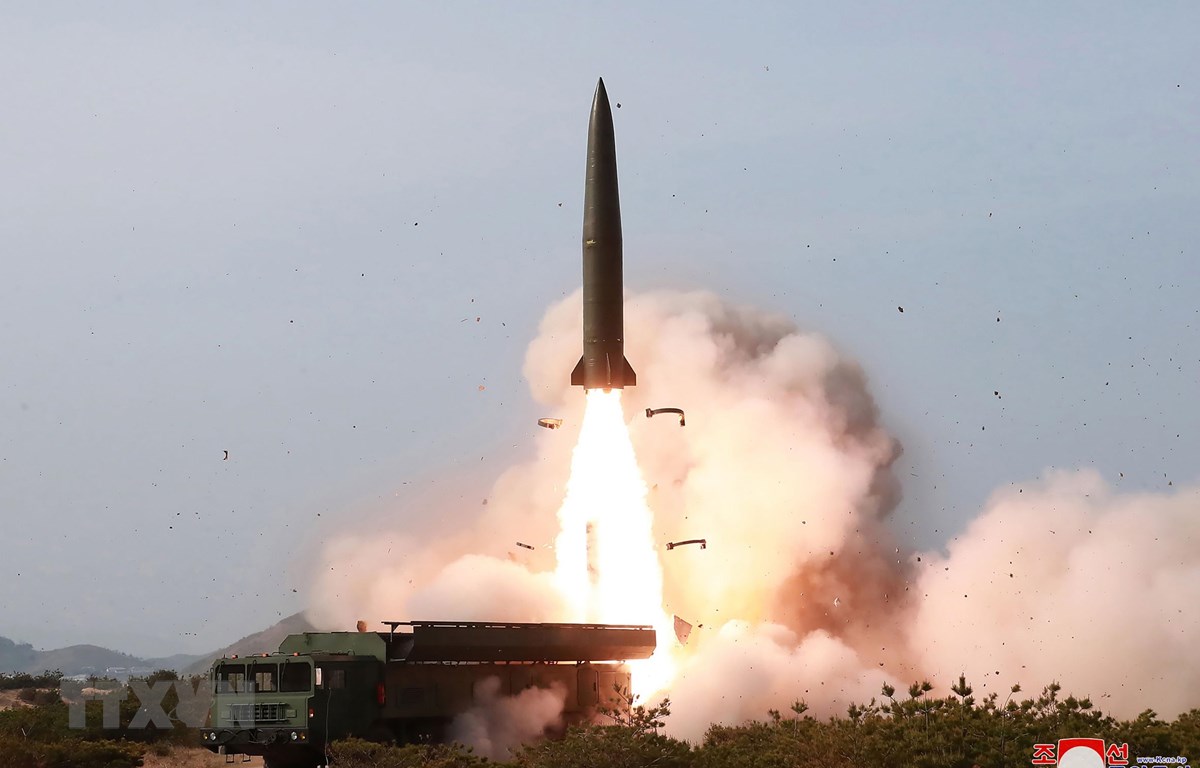 DPRK launches 2 short-range missiles