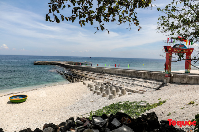Wild beauty on Ly Son’s “small paradise”