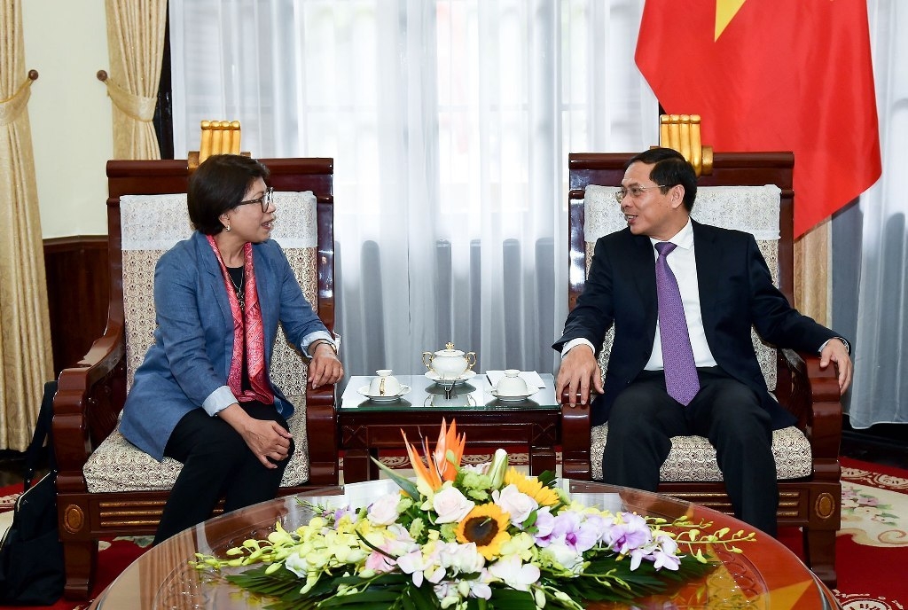 Vietnam increases cooperation with APEC Secretariat