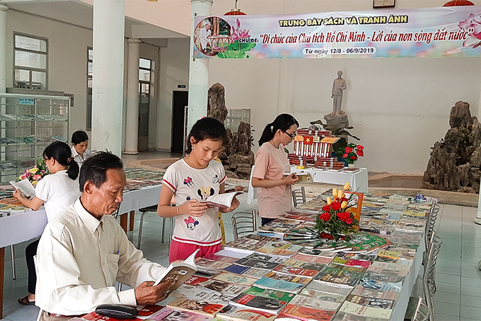 Khanh Hoa province Nearly 700 documents and photos on Uncle Ho on display