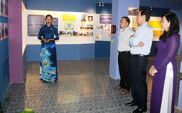 Ho Chi Minh city Exhibition on late President Ton Duc Thang and workers