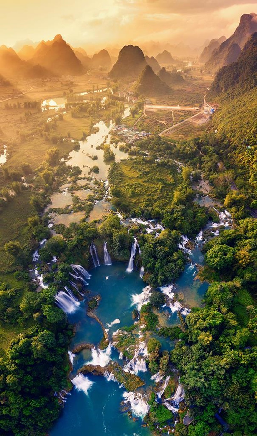 “Ban Gioc Waterfall” wins first at “Vietnam from above” photo contest
