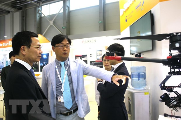 Vietnam ready to welcome Vietnamese businesses and intellectuals in Hungary
