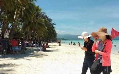 Philippines expects to attract 8 2 million foreign tourists in 2019