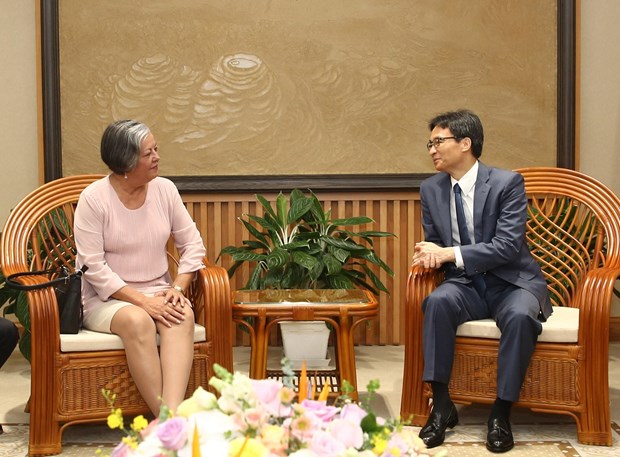 Deputy PM Vu Duc Dam receives Cuban guest