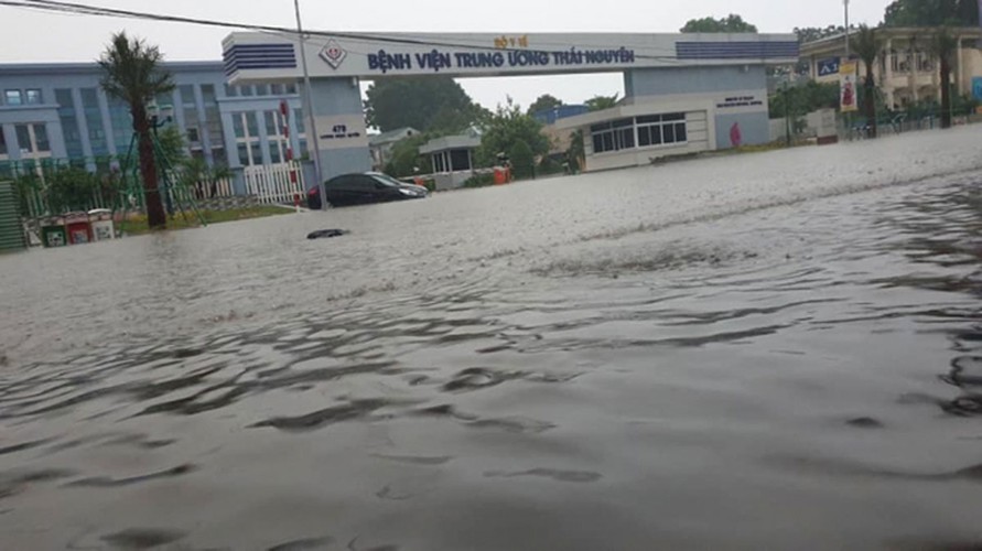 Heavy rain inundates areas throughout northern Vietnam