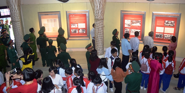 Exhibition in Kon Tum marks the 50-year implementation of President Ho Chi Minh’s testament