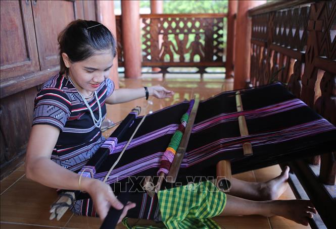 H’re ethnic brocade weaving recognised as national intangible cultural heritage