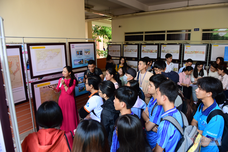 HCM City host exhibition affirming Vietnam’s sovereignty over on Hoang Sa, Truong Sa