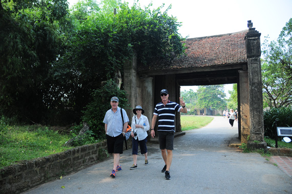 Duong Lam ancient village recognized as tourism destination