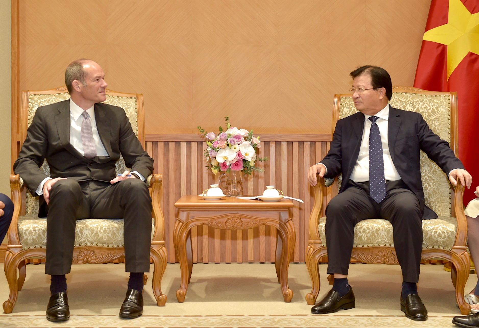 Deputy PM urges British conglomerate to invest more in Vietnam