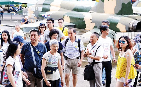 9 months Over 6 2 million foreigners visit HCMC