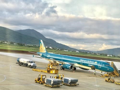 Vietnam Airlines works to complete procedures for direct flights to US