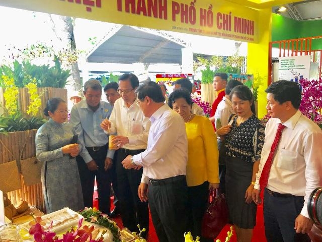 HCM city s typical products honored at agricultural products fair