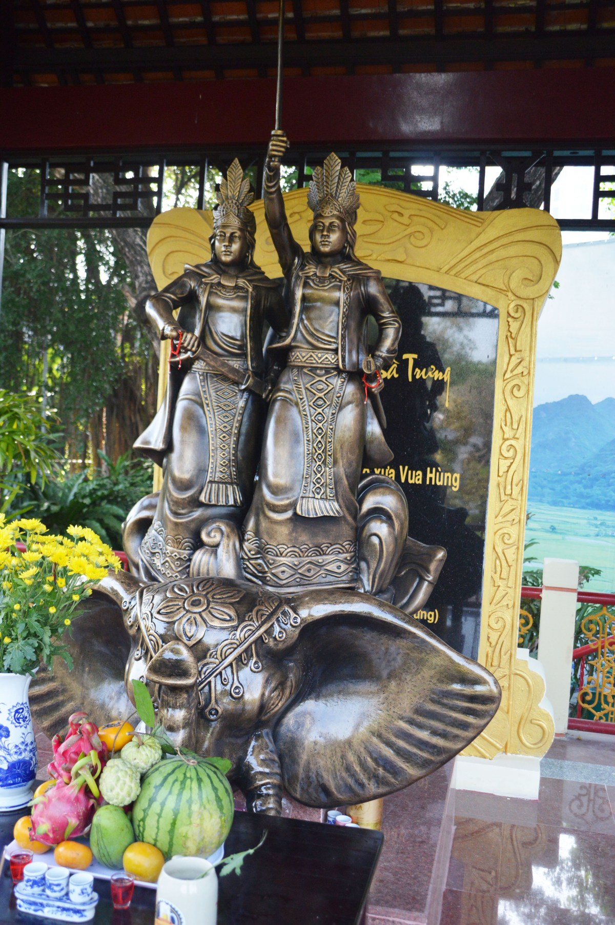 Hai Ba Trung statue inaugurated in Dam Sen park