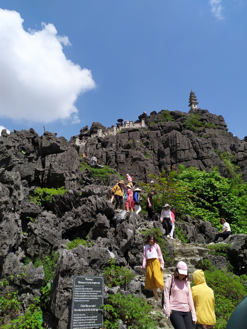 Mua Cave An attractive destination in Ninh Binh province