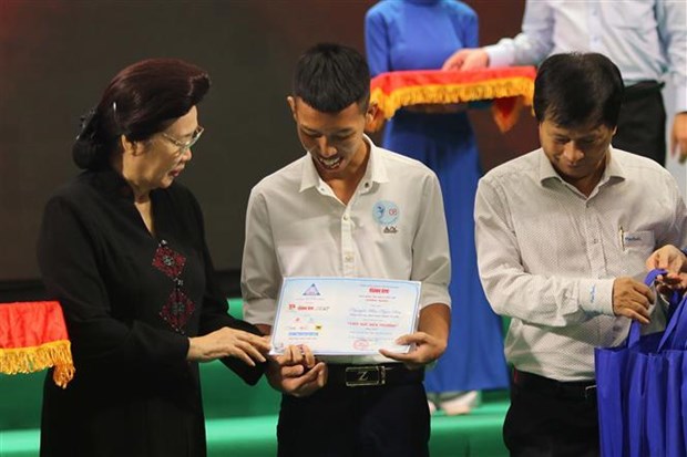 Scholarships given to 150 poor university students in southeastern region