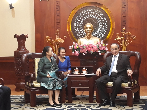 Ho Chi Minh city ready to share experience with Laos