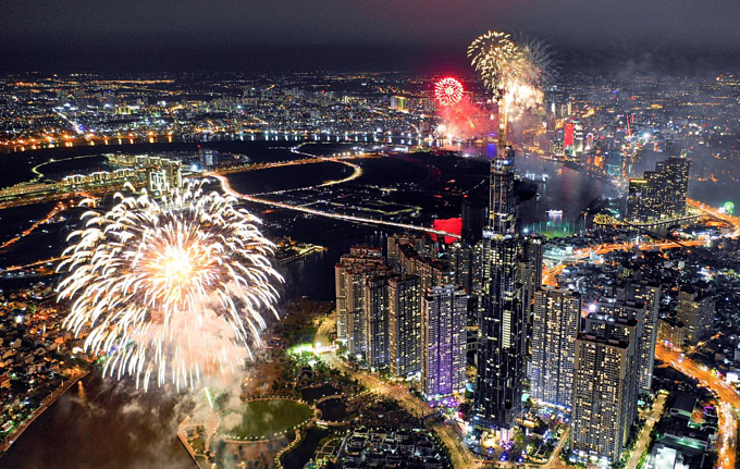 Firework displays mark Reunification Day in HCM city