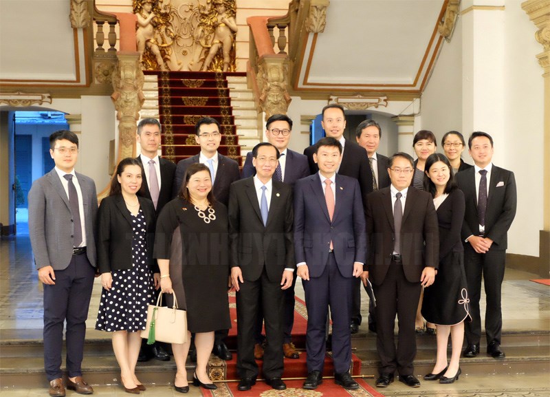 Ho Chi Minh City and Singapore increase smart urban area and human resource training cooperation