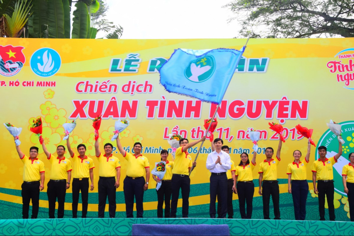 HCM city youth join Spring Voluntary Campaign 2019