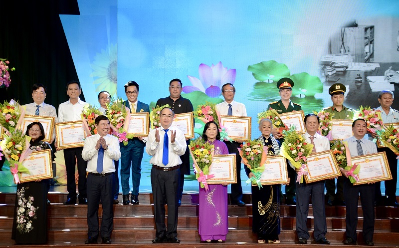 Outstanding followers of Uncle Ho’s example in Ho Chi Minh City honoured